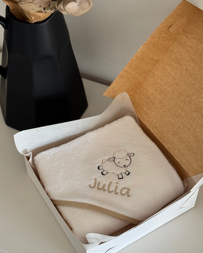 Toalla Ovejita con ribete beige